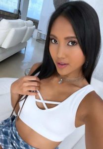 May Thai-ชุดขาว