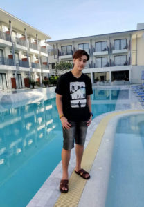 ฟร้อง ศุภกิจ-สระน้ำ