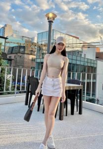 Carolis Mok-เดิน