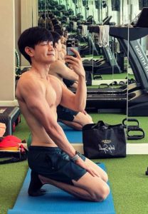 ฟลุ๊ค-จิระ-ยิ้ม