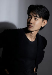 ฟลุ๊ค-จิระ-เสื้อดำ