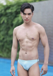 โม-วรวัฒน์