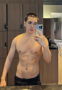 โม-วรวัฒน์