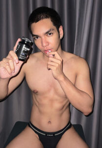 โม-วรวัฒน์