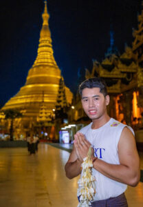 รอน-อภิชาต รอน-อภิชาต
