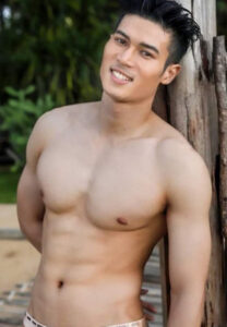 Kamin-Kaewkong-หุ่นเริส Kamin-Kaewkong-หุ่นเริส