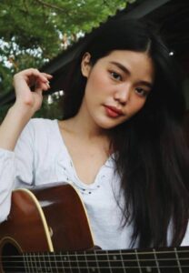 เมรี คัมภีร์