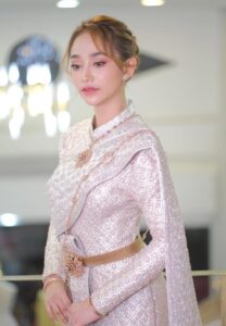 นุ่น ดำดง