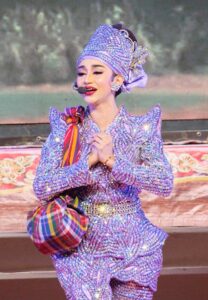 นุ่น ดำดง