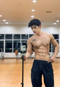 วาร์ป Peerasak Dokkaew