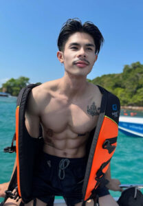 วาร์ป Peerasak Dokkaew