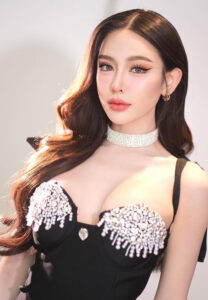 หลิน-มาลิน-งามมากก ประวัติ หลิน มาลิน