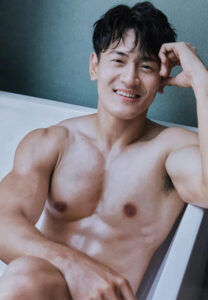 Billboy-Kub-นั่งในอ่าง