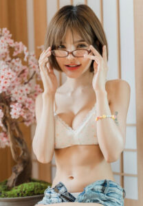 Kaijeaw-Sirinrat-แว่น