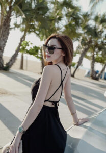 Kansiri-Na-Lampang-หันหลัง