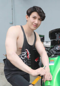 ปก-นภพล-วีระกุล-ช่างรถ เปิดวาร์ป ปก นภพล