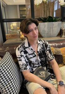 ปก-นภพล-วีระกุล-นั่ง เปิดวาร์ป ปก นภพล