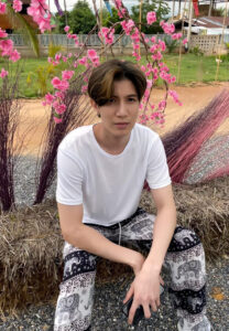 ปก-นภพล-วีระกุล-หันข้าง1