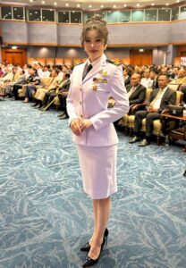 ลิลลี่เหงียน Lilly Nalilly