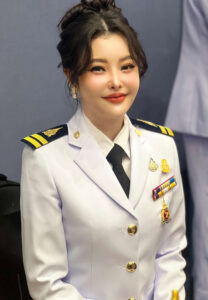 ลิลลี่เหงียน Lilly Nalilly