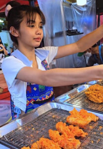 ยี่หวา-กุลธิดา-ขายของ ยี่หวา กุลธิดา