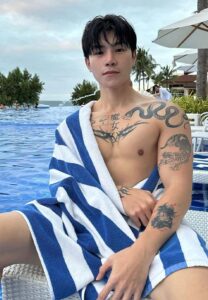 Tsuyoshi-Matsumoto-สระน้ำ