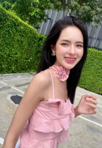 ณิชาภัทร-กิ่งแก้ว-Pink
