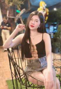 Sasitorn Jampeetong เสื้อดำ Sasitorn Jampeetong เสื้อดำ