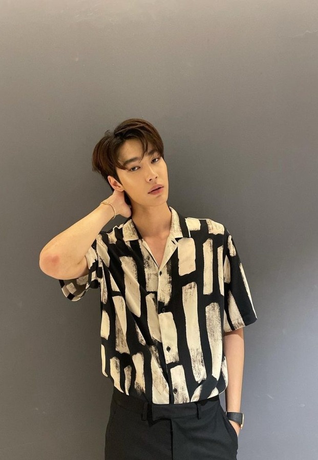 สไตล์เสื้อเชิ้ตลายแอ็บสแตรกต์ สะท้อนกลิ่นอายศิลปะร่วมสมัย