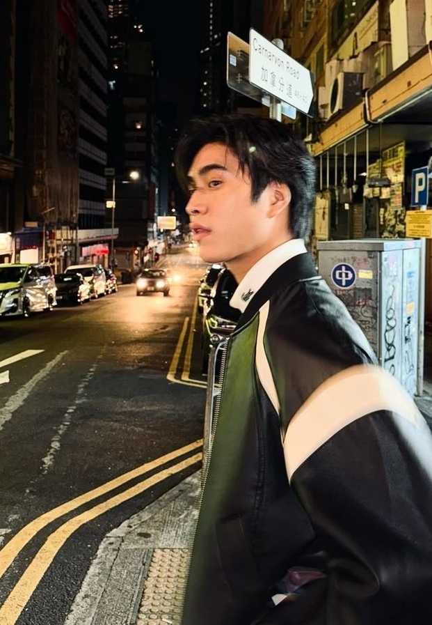 เจมีไนน์ นรวิชญ์ สตรีทสไตล์ยามค่ำคืนในโตเกียว